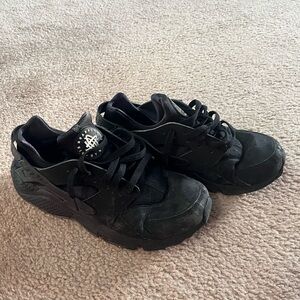 Nike Air Huarache Triple Black
